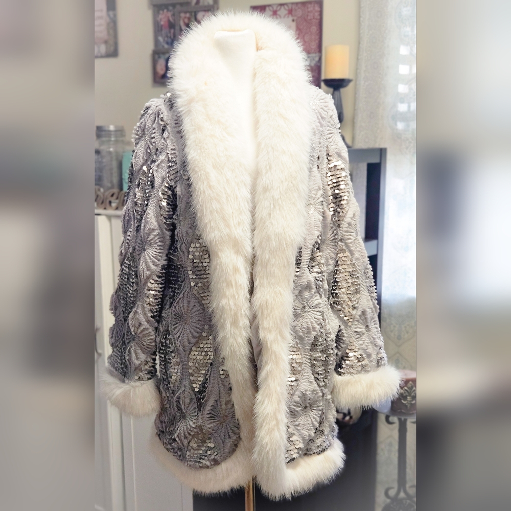 BAND OF THE FREE BOHO SEQUIN FAUX FUR TRIM JACKET SIZE M (fits M or L)